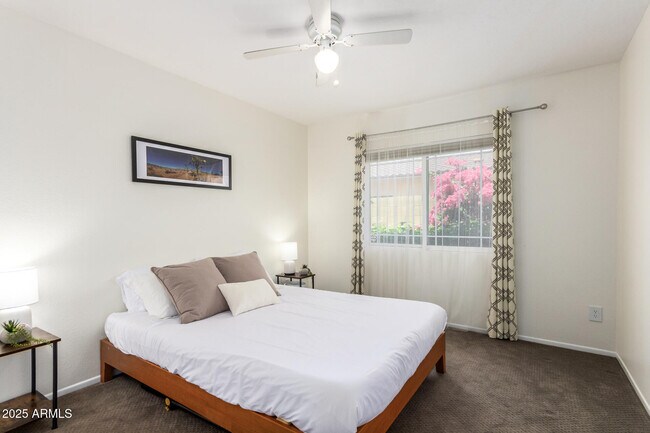 Building Photo - 4825 E Andora Dr