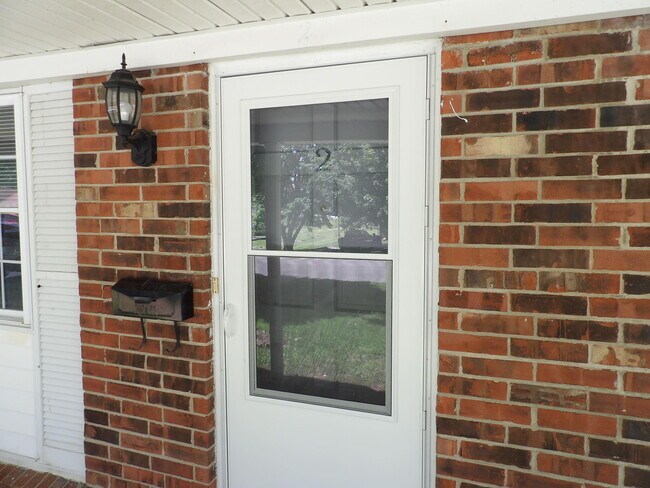Building Photo - 248 Meadowview Dr
