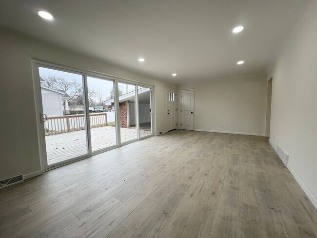 Building Photo - 1120 Gilbert Ave