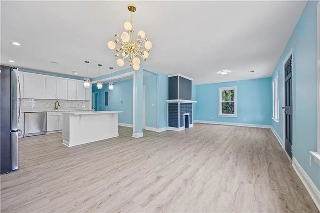 Building Photo - Move In by 5/1 & Save $500 OFF MAY Rent — Fully Renovated Gem!!!
