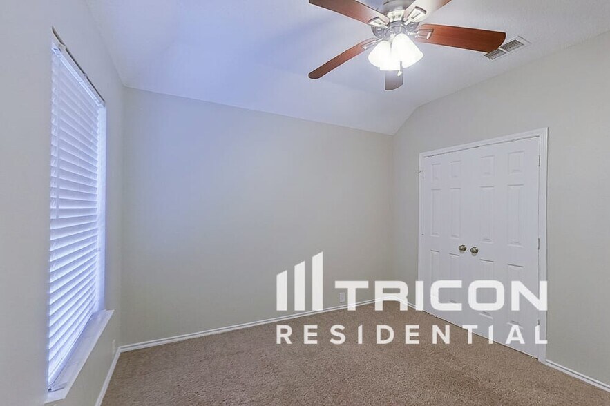 Building Photo - 4733 Grant Park Ave