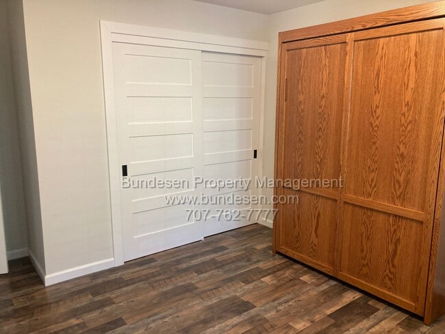 Building Photo - 126 Blue Wing Dr