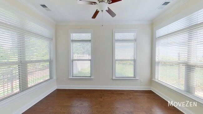 Building Photo - 8011 Parknoll Dr