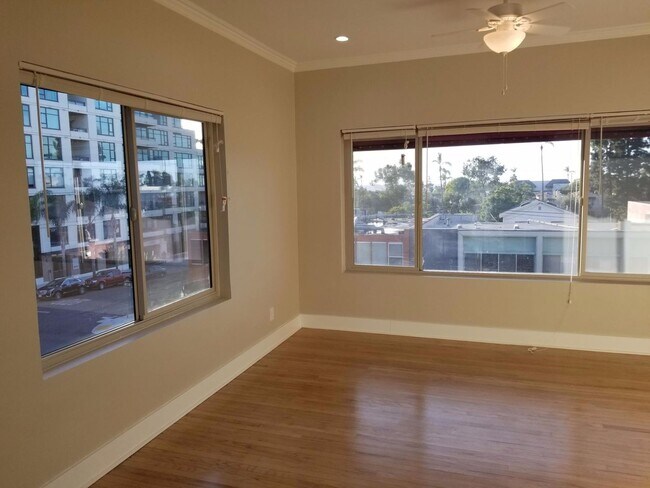 Building Photo - 3119 Fifth Ave