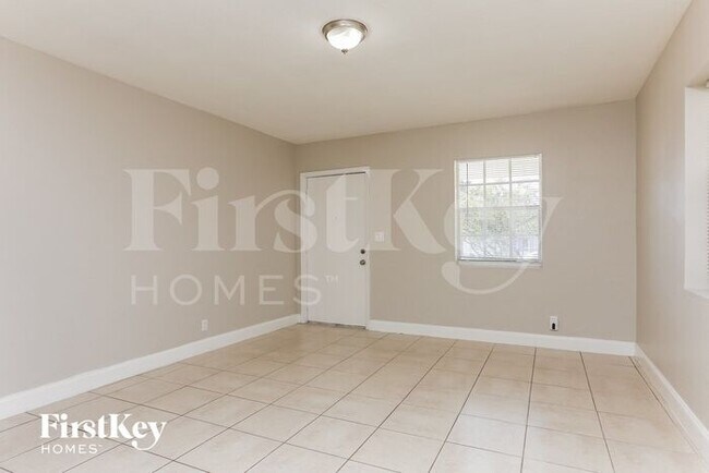 Building Photo - 2621 Fletcher Ct