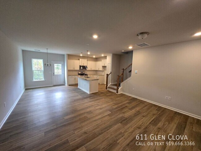 Building Photo - 611 Glen Clova Dr