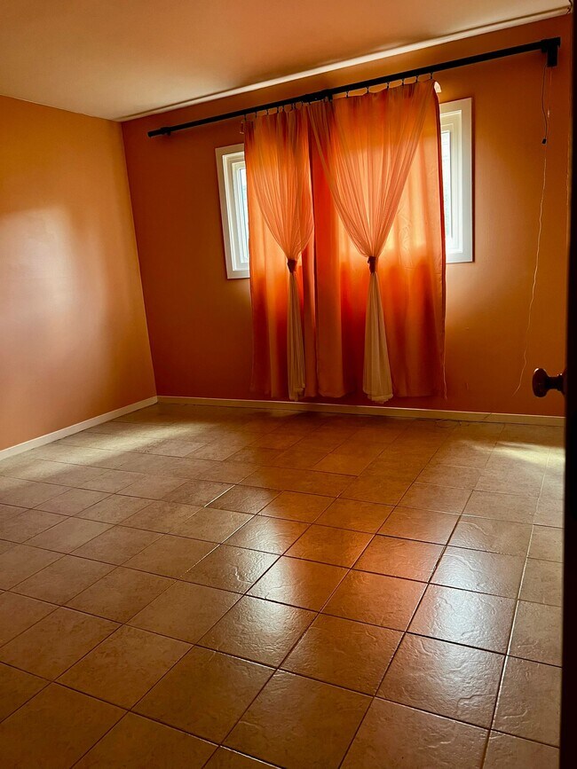 Building Photo - 1222 Brown St