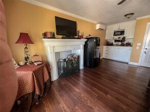 Building Photo - 9500 Mayfield Ave