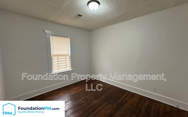 Building Photo - 914 Garland St