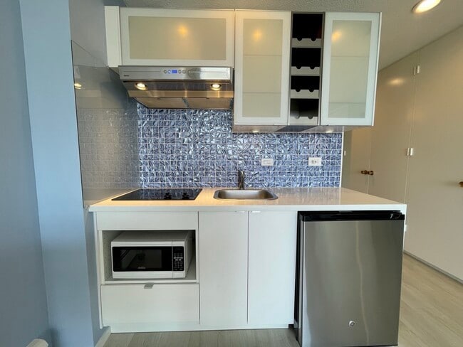 Building Photo - 1050 N Point St