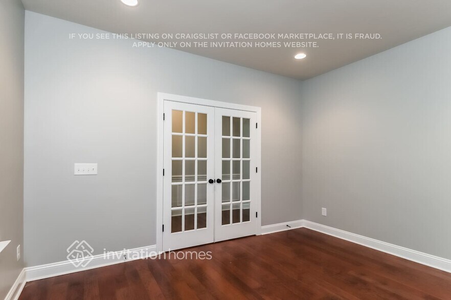 Building Photo - 111 Rainberry Dr