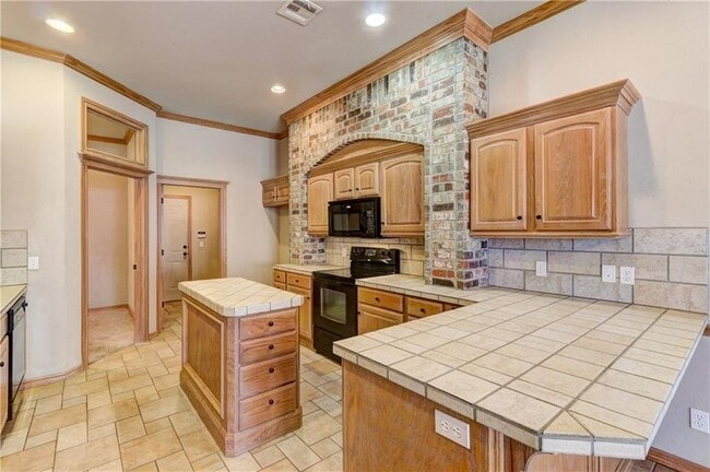 Building Photo - 16304 Vallejo Pl