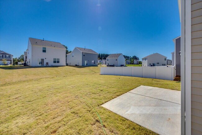 Building Photo - 587 King Clover Ln