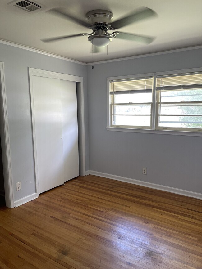 Building Photo - Spring Valley - 314