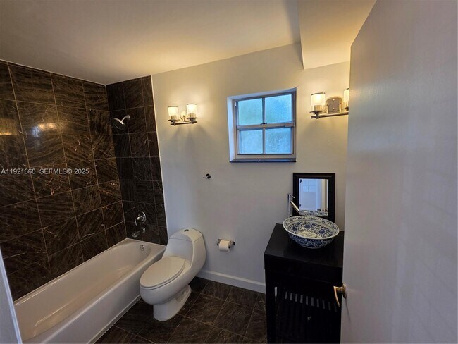 Building Photo - 29 Santillane Ave