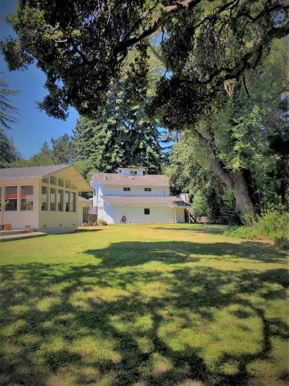 Building Photo - 1042 Easum Dr