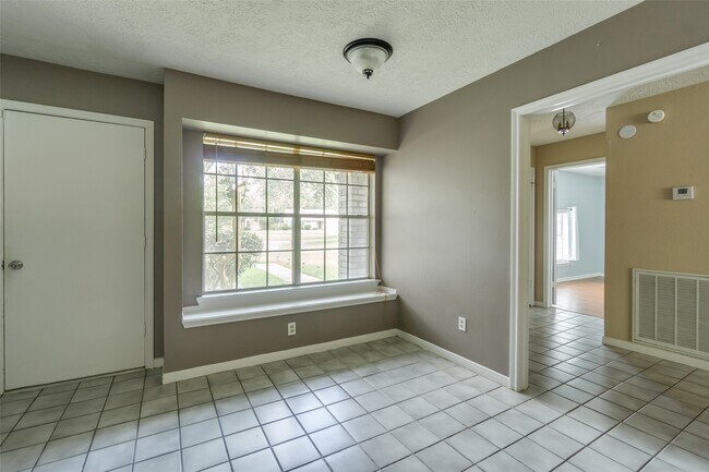 Building Photo - 3006 Stargrass Ct