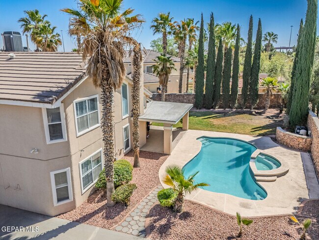 Building Photo - 2066 Paseo Del Prado Dr