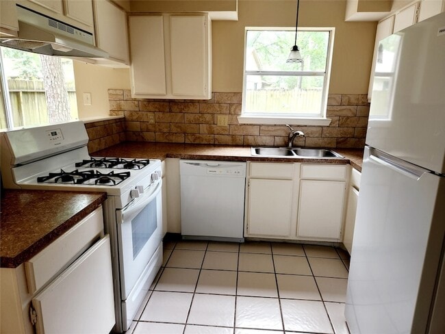 Building Photo - 33 Coralberry Rd