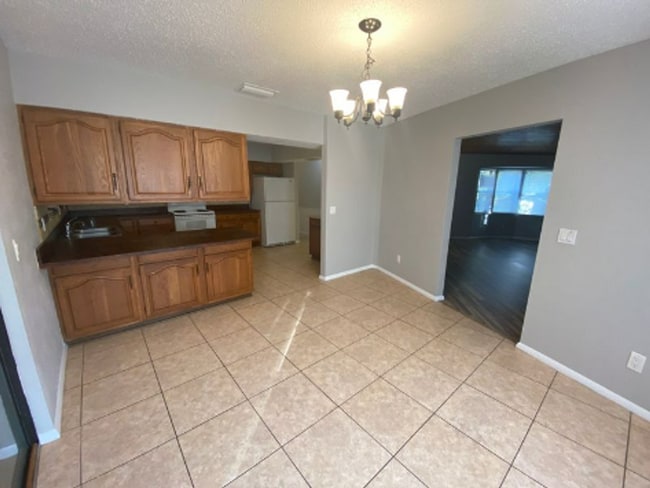 Building Photo - 3 Bedroom 2 Bath home in New Smyrna Beach for RENT!