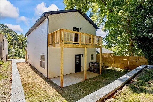 Building Photo - 987 Fair St SW