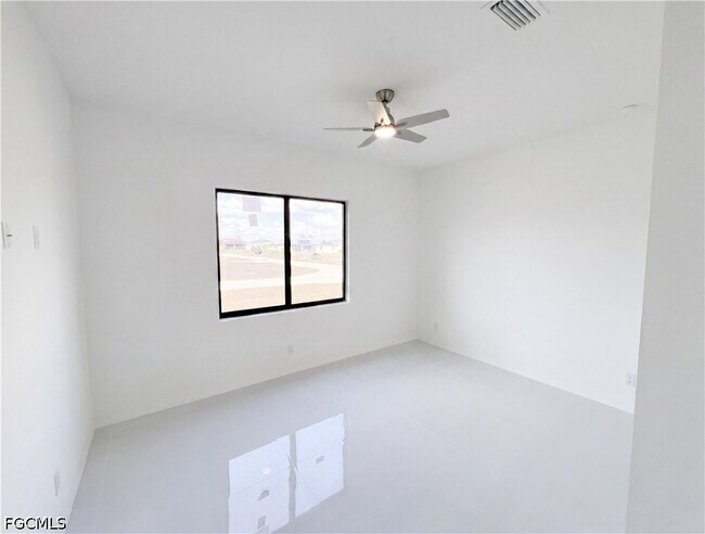 Building Photo - 4402 NW 34th Terrace