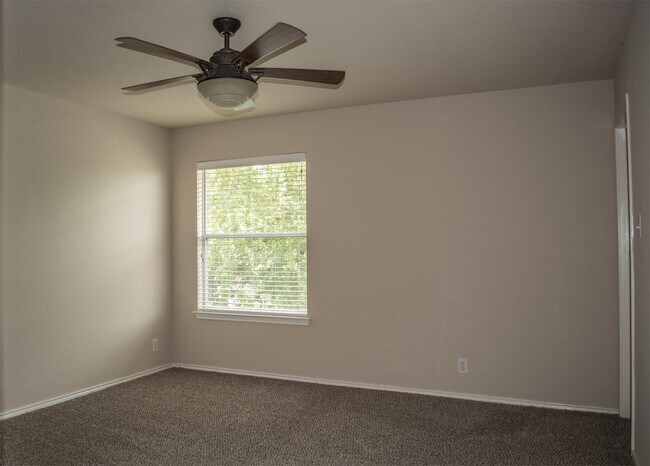 Building Photo - 520 Marlin Cir