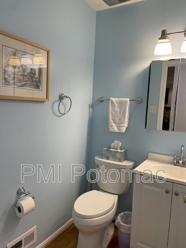 Building Photo - 1917 Agate Dr