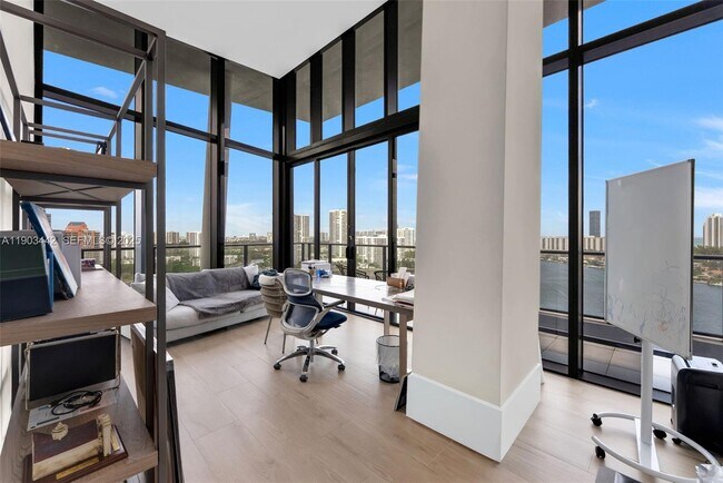 Building Photo - 5500 Island Estates Dr