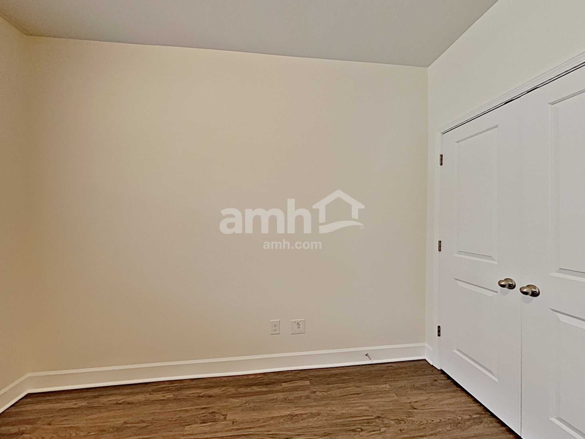 Building Photo - 4265 Longfellow Dr
