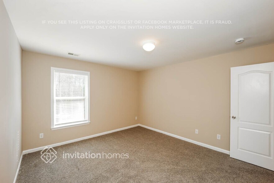 Building Photo - 2447 McIntosh Dr