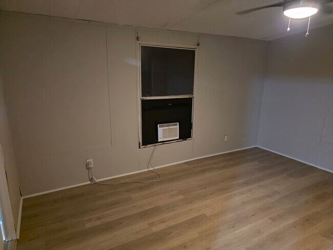 Building Photo - mobile home