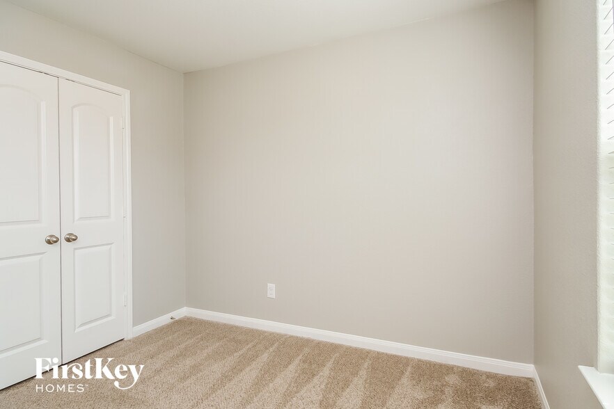 Building Photo - 2321 Nautica Terrace