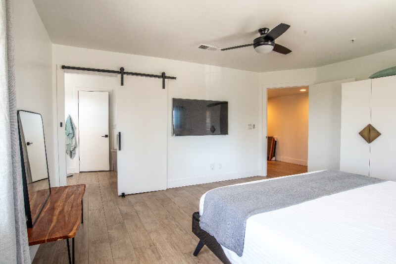 Building Photo - 210 Avenida Montalvo