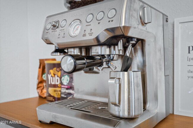 Building Photo - 5735 E Campo Bello Dr