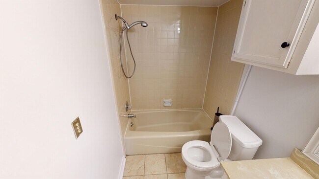 Building Photo - 2842 115th St