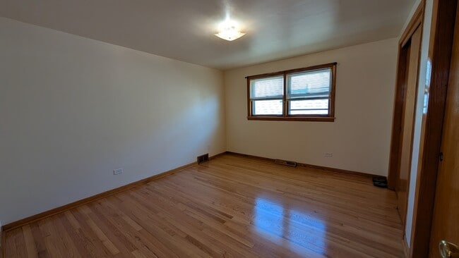 Building Photo - 4346 S Karlov Ave