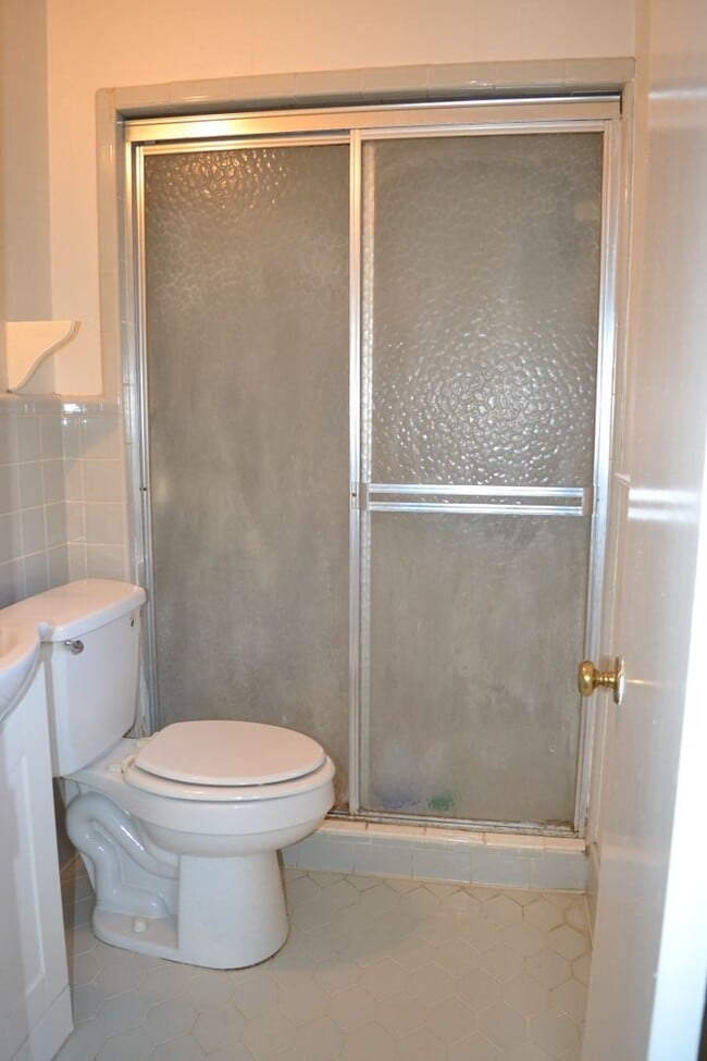 Building Photo - 222 Mary St