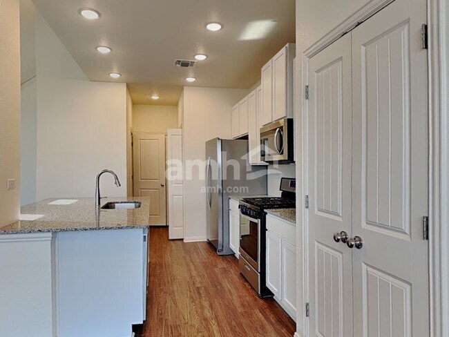 Building Photo - 2716 Geronimo Creek