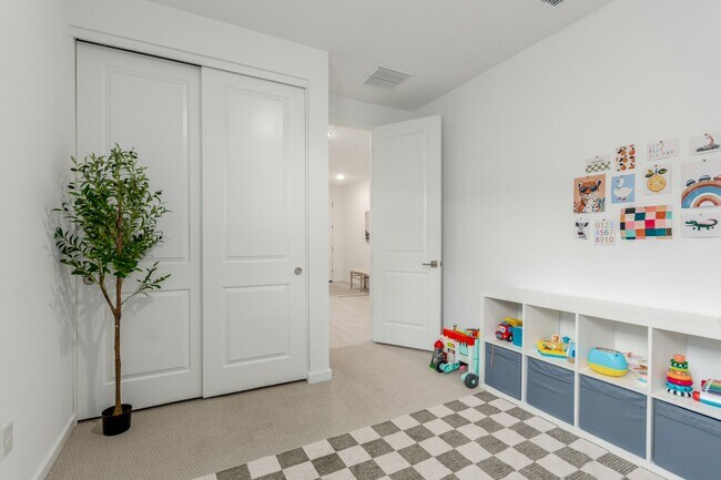 Building Photo - 4501 W Hunter Trl