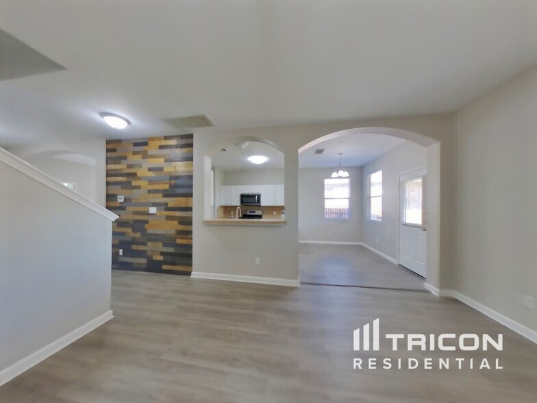 Building Photo - 312 Nogales Ln