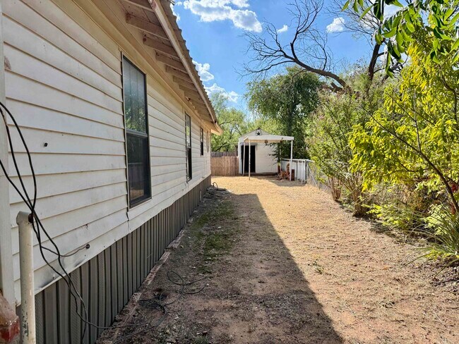 Building Photo - 5768 FM 1206