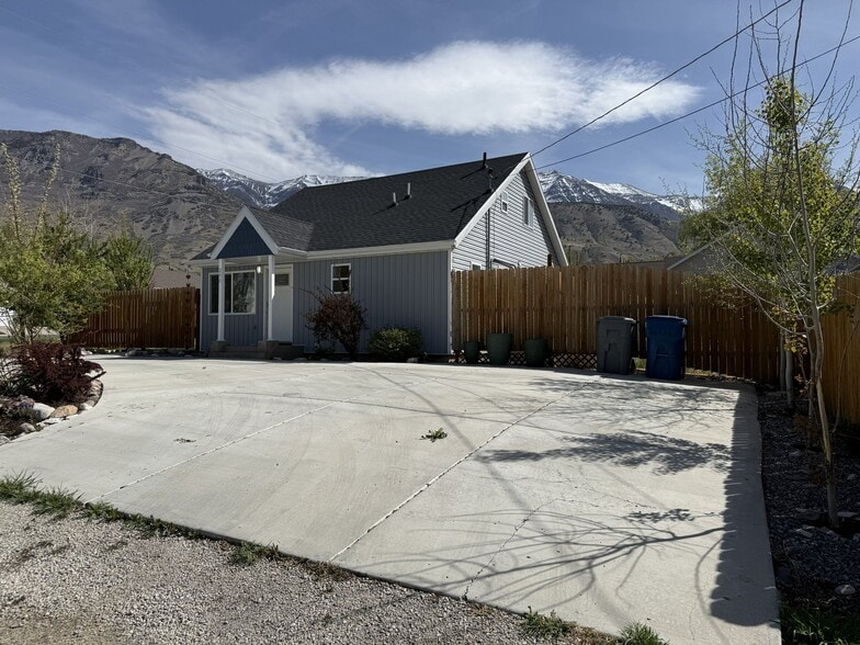 Building Photo - 290 N 600 E