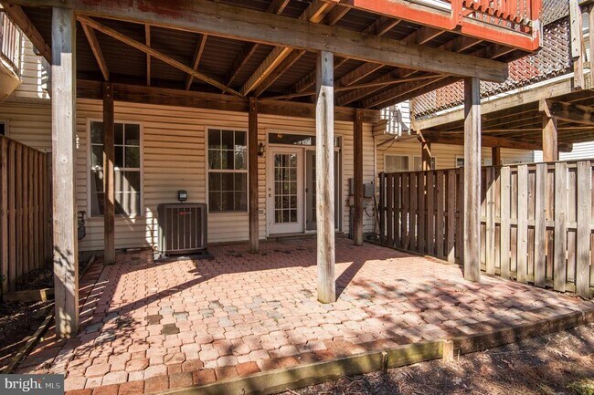 Building Photo - 18818 Silverwood Terrace