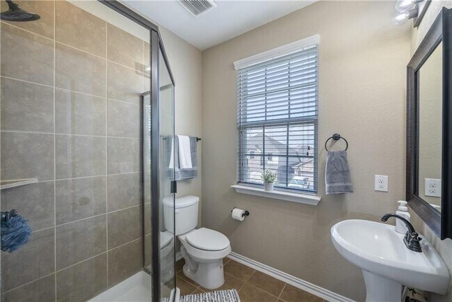 Building Photo - 273 Everglade Dr