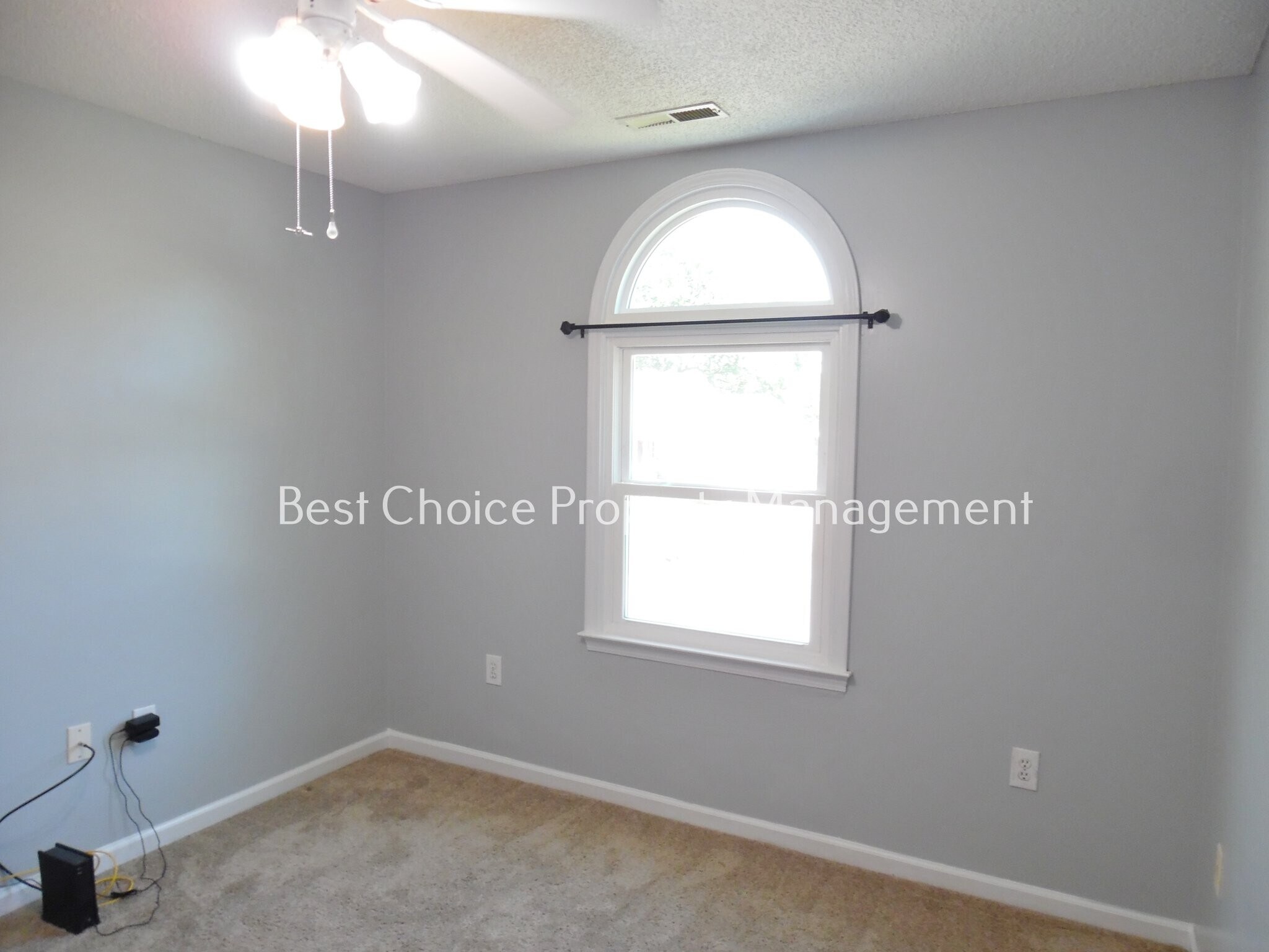 Building Photo - 5 Fallsburg court