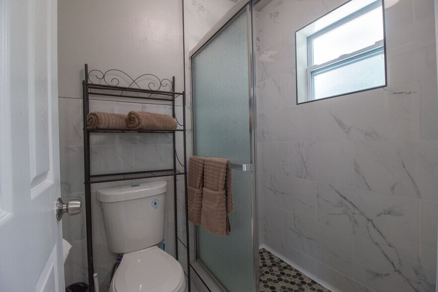 Building Photo - 77 Cardinal Dr