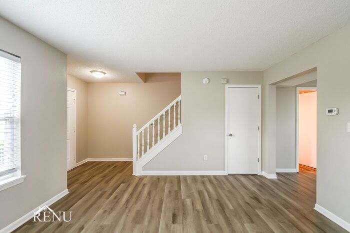 Building Photo - 19307 Fox Chase Dr