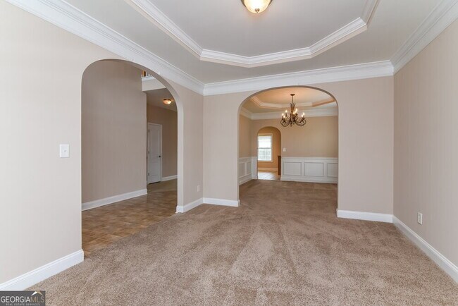 Building Photo - 917 Southfork Dr