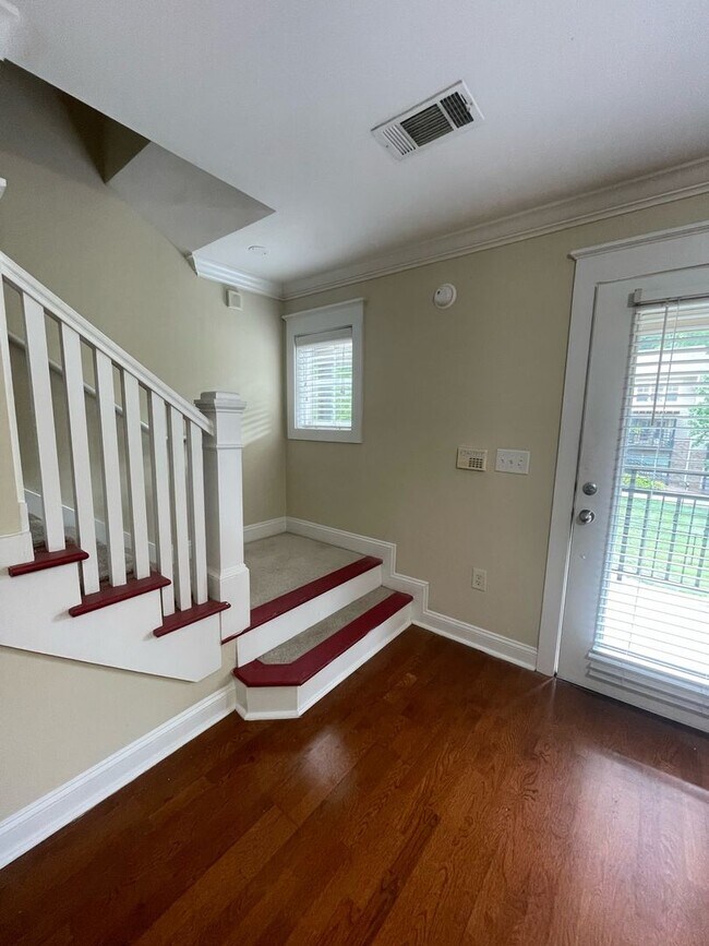 Building Photo - 05-203 Doddi